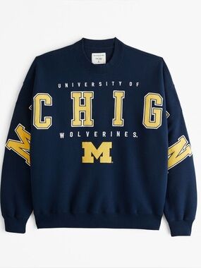 Like New: Abercrombie Oversized Michigan Graphic Sweatshirt - Unisex/Men’s XS